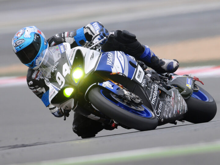 People are cheering for the Brazilian team